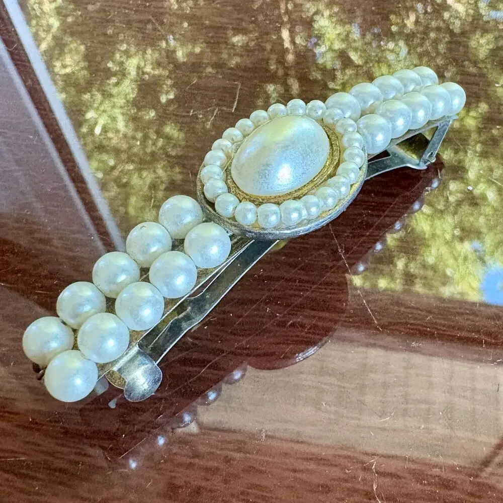 Vintage Faux Pearl Hair Barrette Gold Tone Oval Cabochon Accent